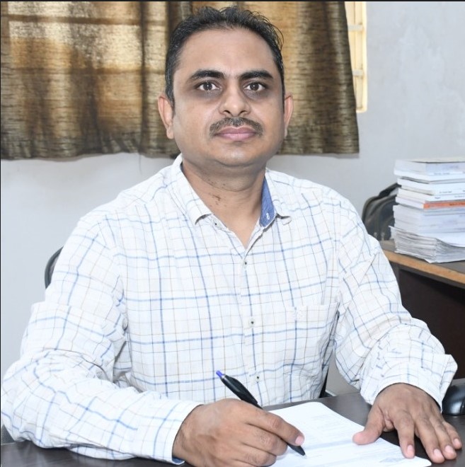 Prof. Madhur Pateriya